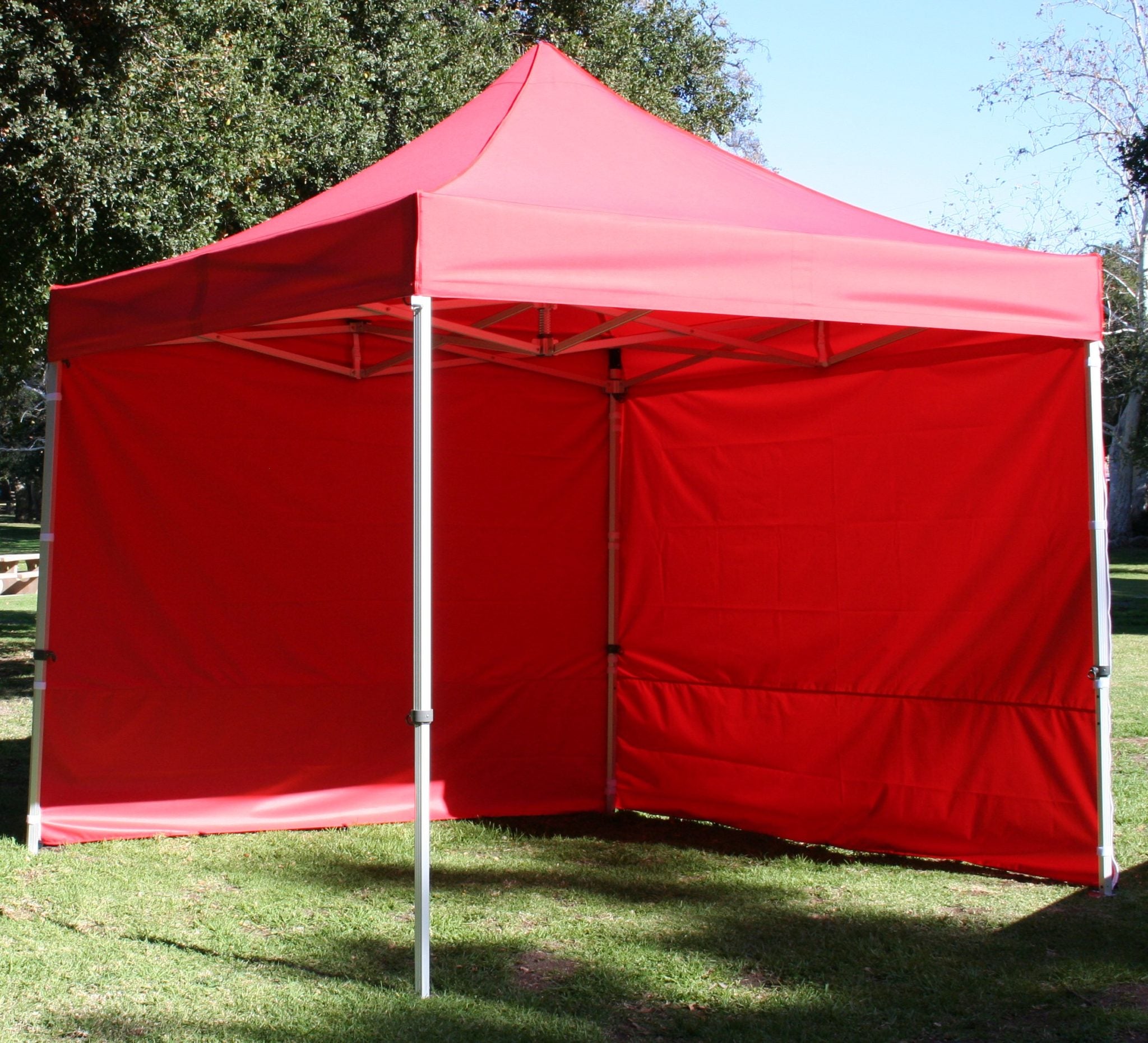 What is the Difference between Tent And Canopy